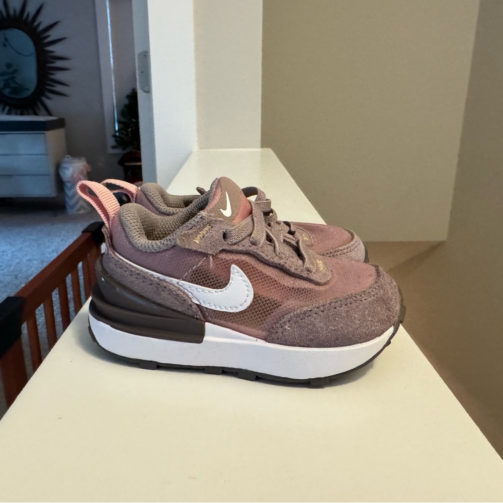 Nike Waffle One "Pink Glaze/White/Lt Violet Ore" Toddler Girls'
SIZE: 4